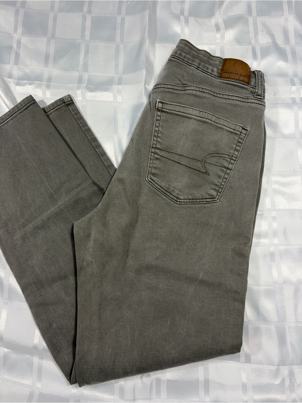 American Eagle Outfitters high rise women’s stretch mom jeans